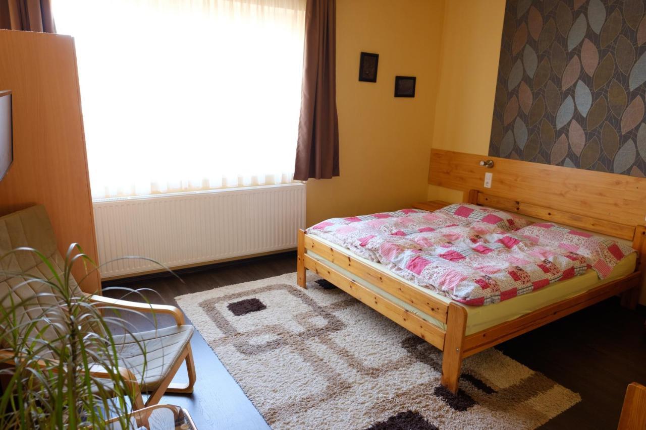 Adel Apartman Шарвар Екстер'єр фото