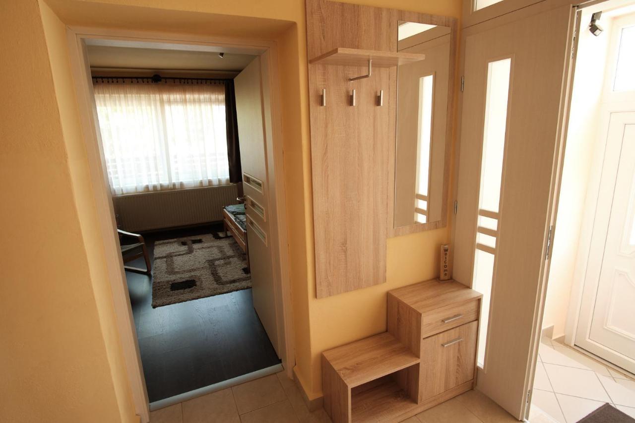 Adel Apartman Шарвар Екстер'єр фото
