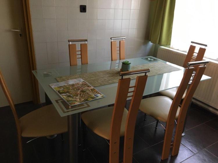 Adel Apartman Шарвар Екстер'єр фото